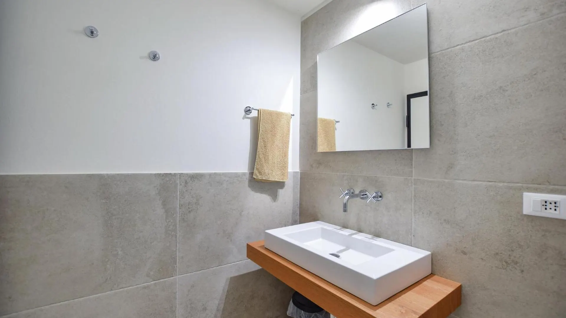 4 Bedroom Gorgeous Home In Massarosa Holiday home