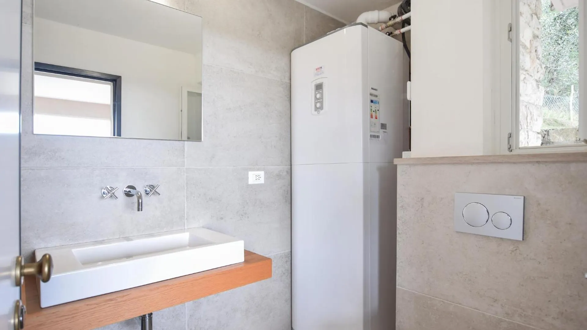 Holiday home 4 Bedroom Gorgeous Home In Massarosa Italy