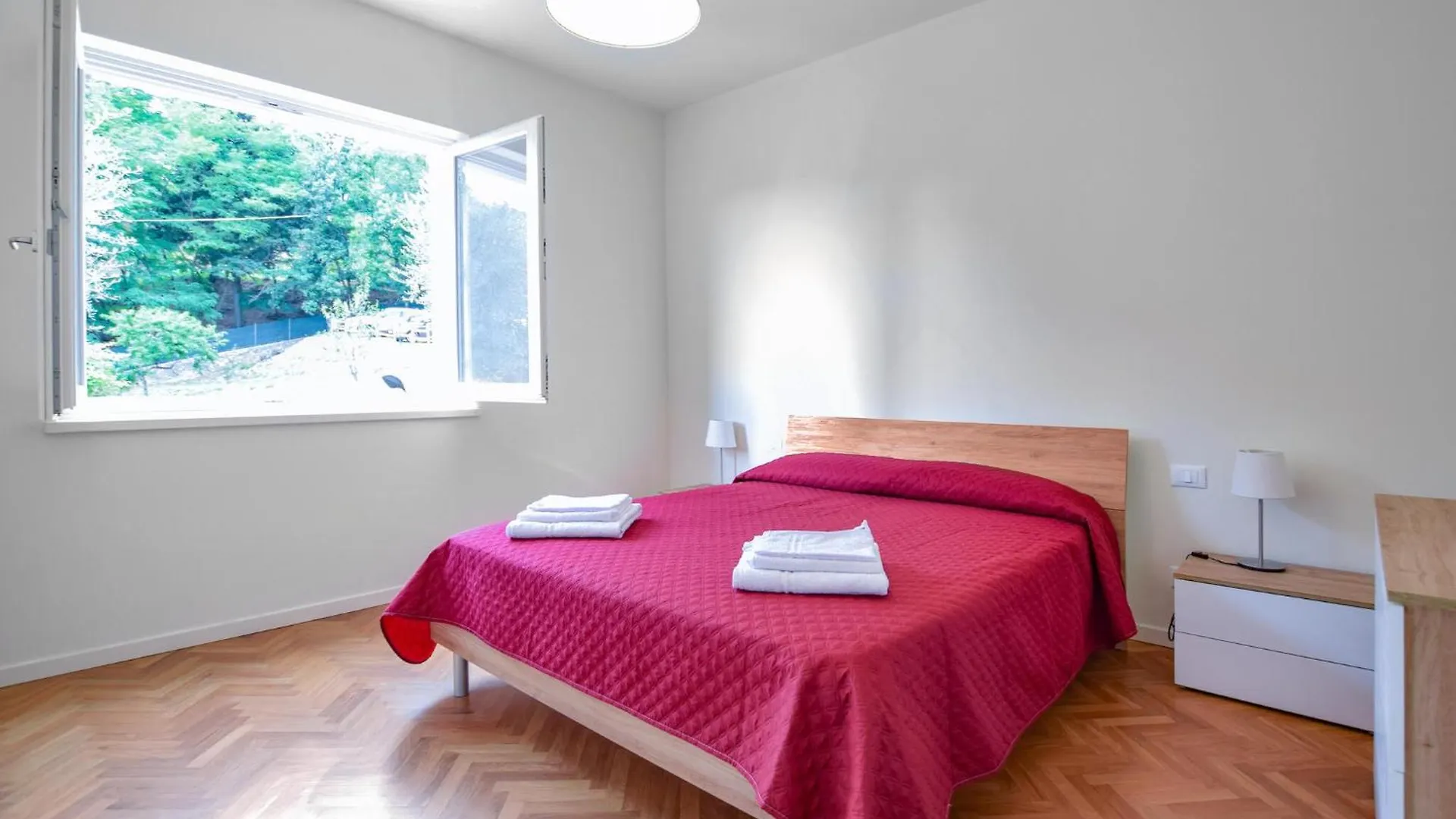 4 Bedroom Gorgeous Home In Massarosa