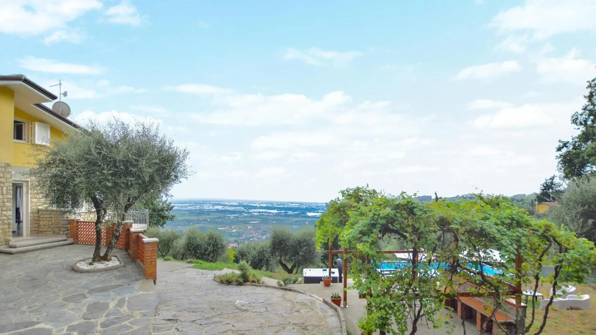 Holiday home 4 Bedroom Gorgeous Home In Massarosa