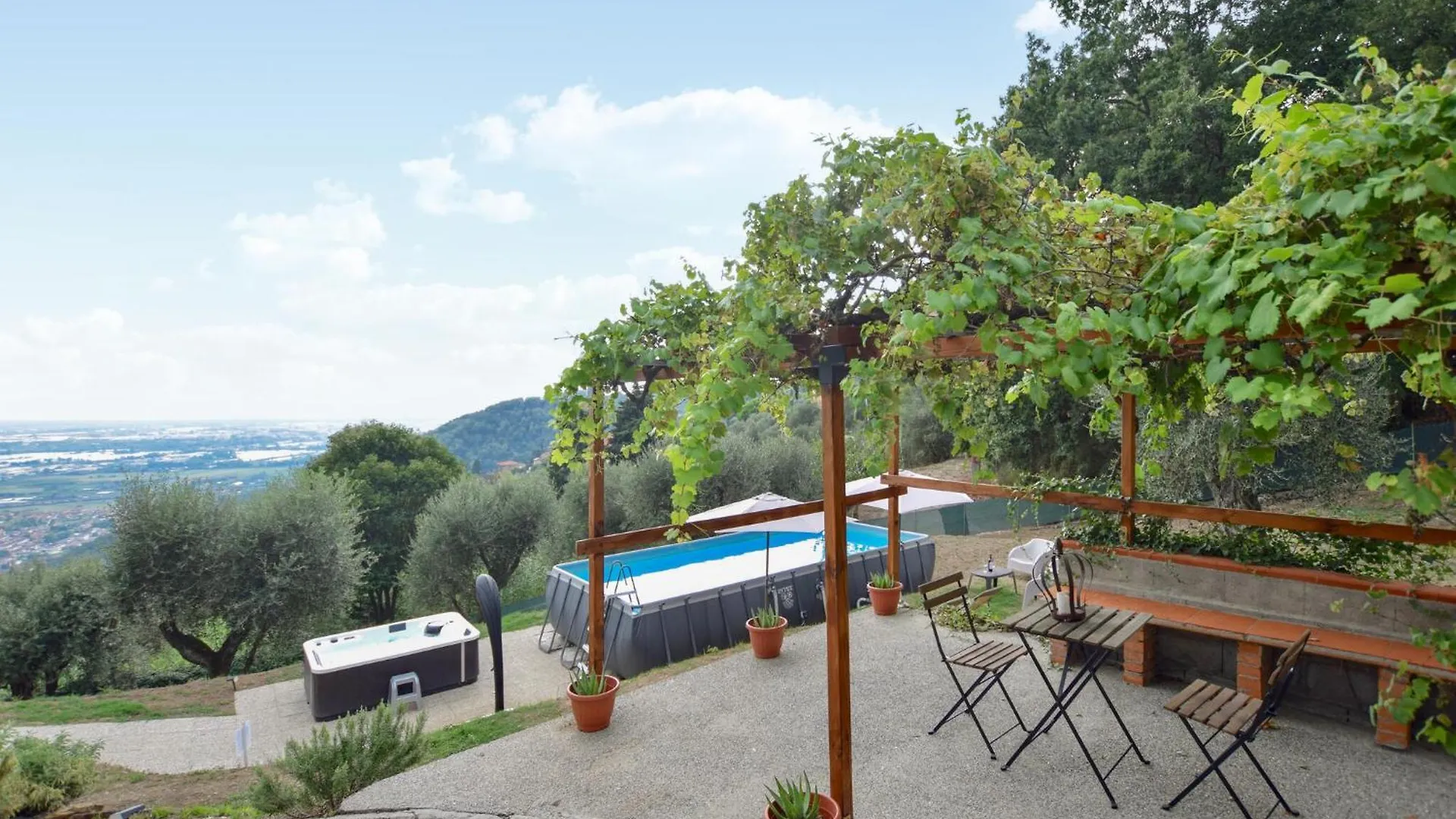 4 Bedroom Gorgeous Home In Massarosa Holiday home